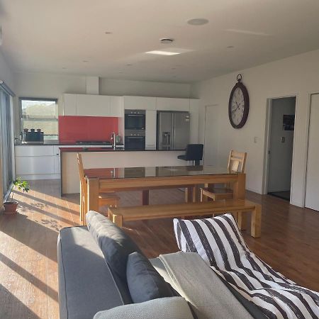 Stunning Park Side Holiday Home Christchurch Exterior photo