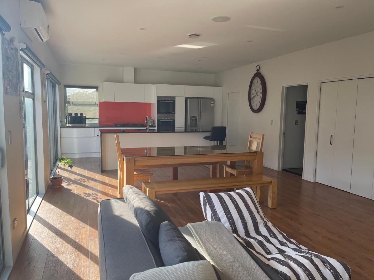 Stunning Park Side Holiday Home Christchurch Exterior photo